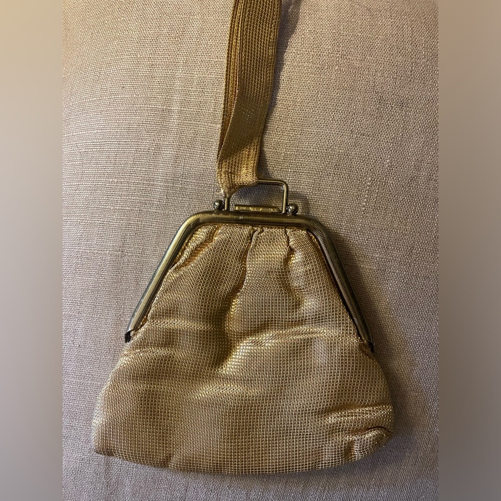 VNTG wristlet Gold